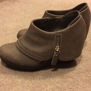 EUC worn once wedge bootie!